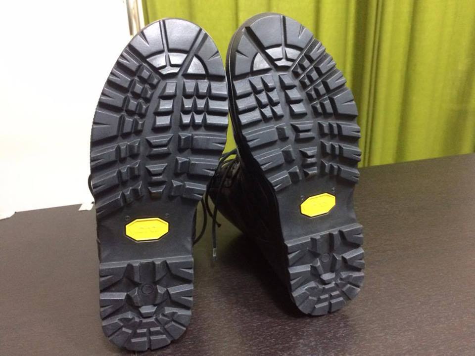 Risuolatore Vibram Premium - La Bottega Del Calzolaio - Anfibi militari  Crispi SWAT risuolati e migliorati con un nuovissimo fondo Vibram in  #Megagrip La nuova mescola di gomma ad alte prestazioni con